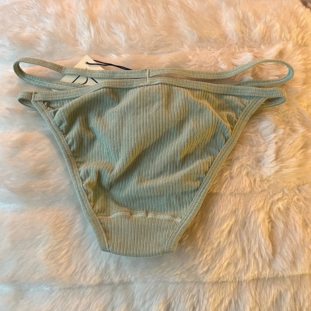 Baserange Nida Underwear - Picture 6 of 6